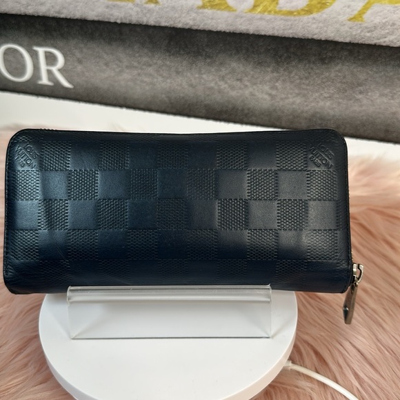 Authentic Louis Vuitton Damier Infini Zippy Black Long Wallet - Picture 3 of 17